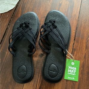 Sanuk Yoga Thongs - Brand New - Black